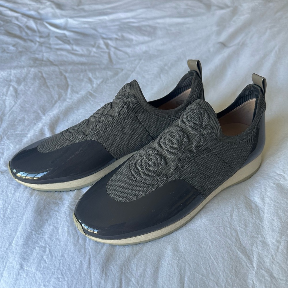Taryn Rose Gray Knit Slip-On Sneakers with Patent Toe 8.5